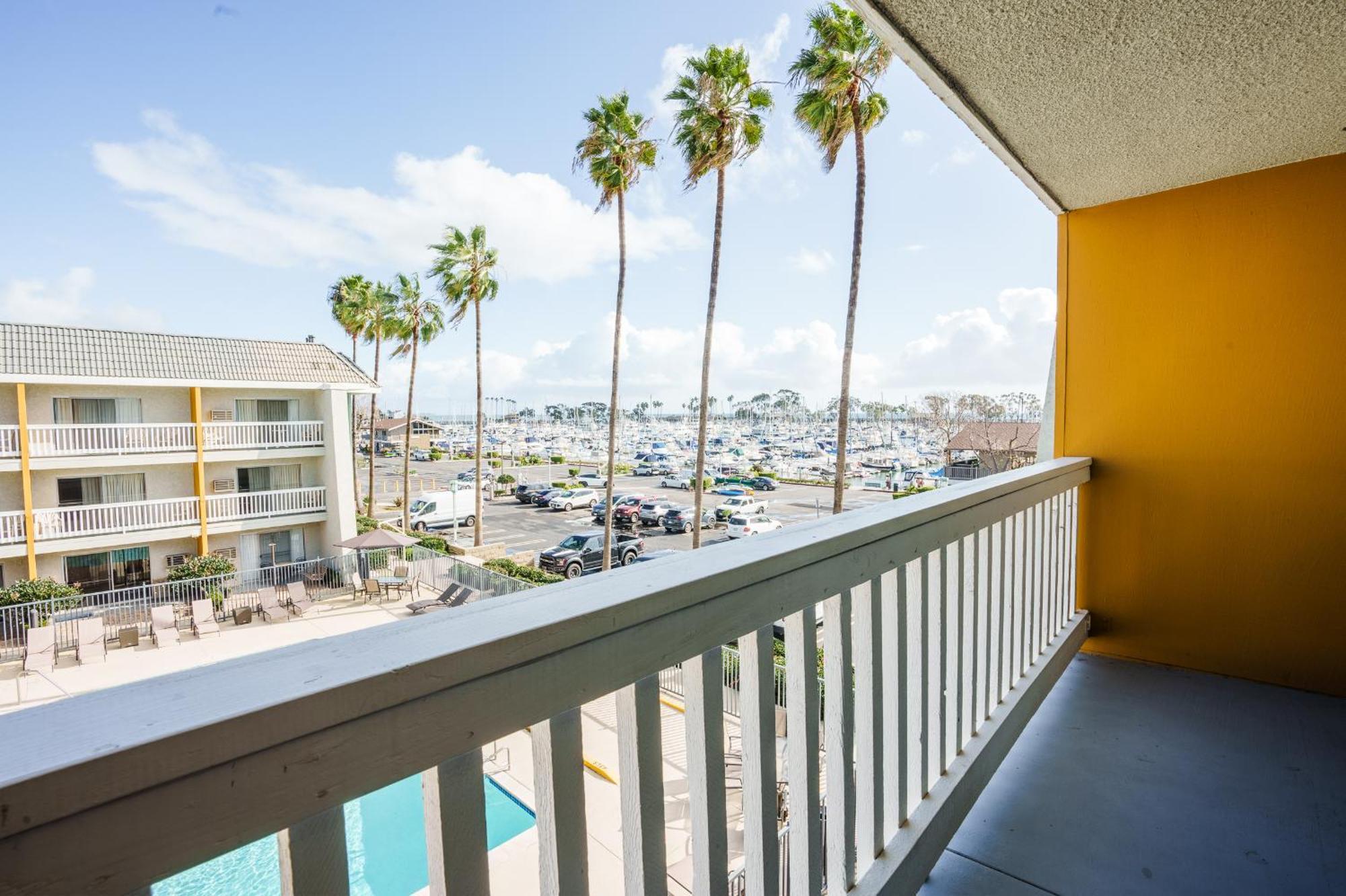 Dana Point Marina Inn Exterior photo